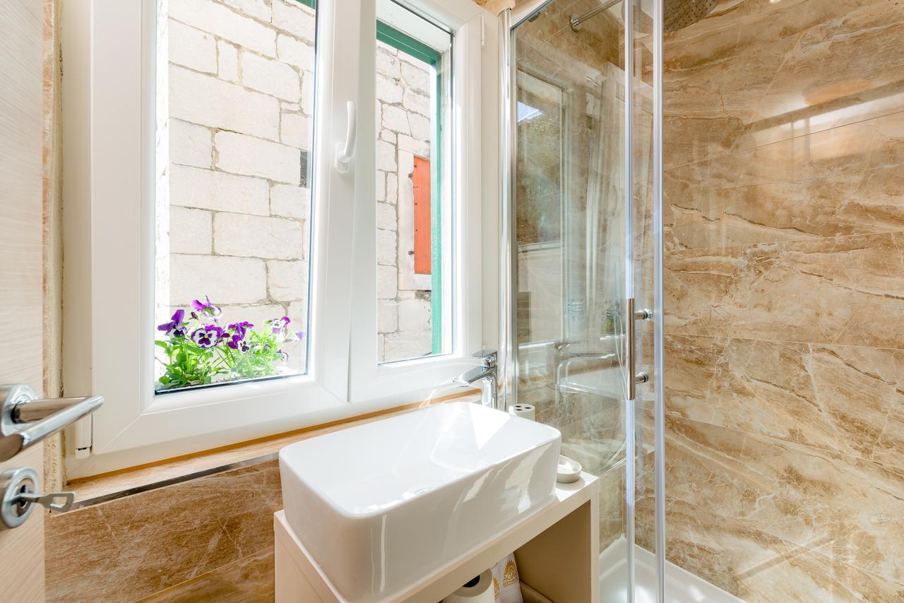Agava Lux Rooms&pool Guest house Split