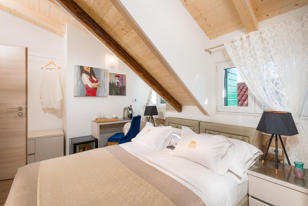 Agava Lux Rooms&pool Guest house