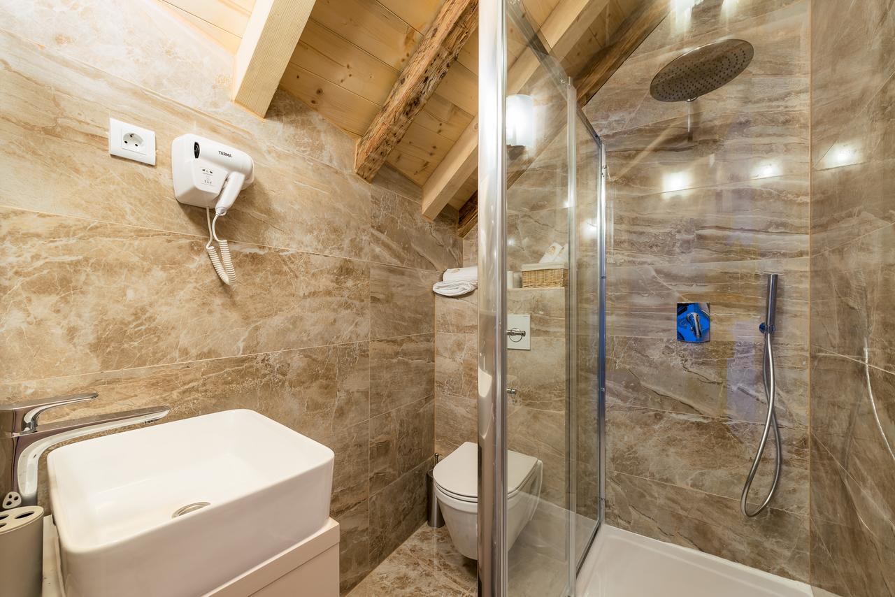 Agava Lux Rooms&pool Guest house